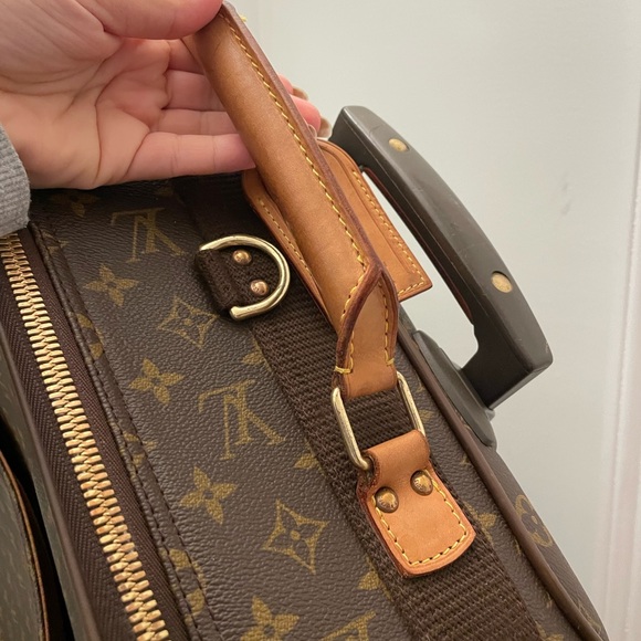 Authentic Louis Vuitton suitcase - Picture 9 of 16